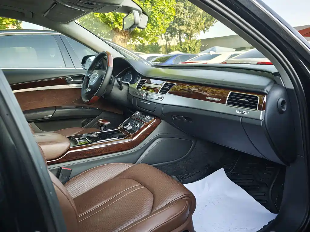Audi A8 — миниатюра 4