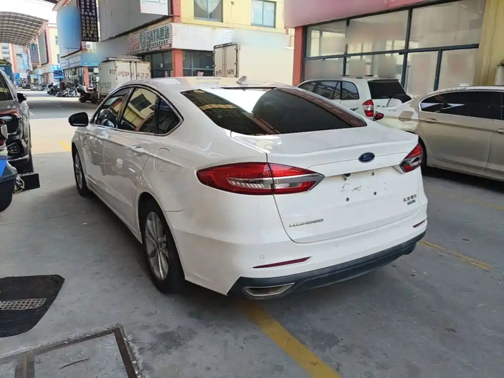 Ford Mondeo — миниатюра 5