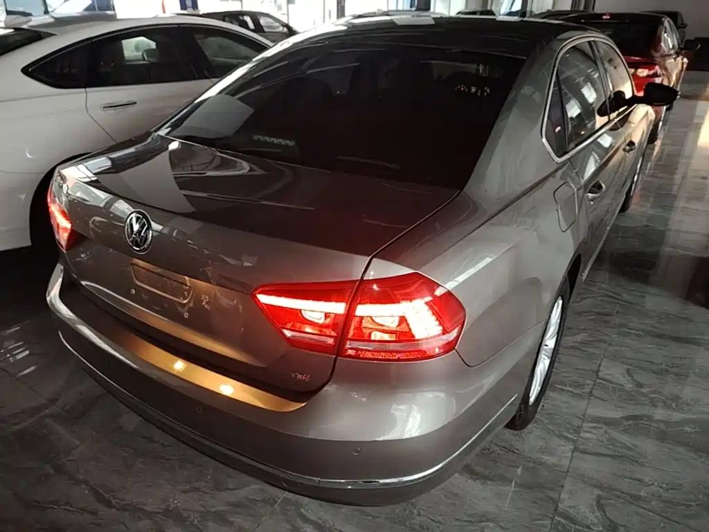 Volkswagen Passat — миниатюра 7