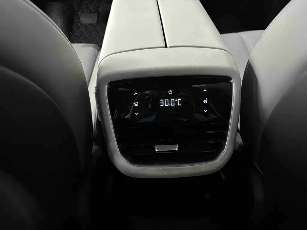 Changan Deepal DARK BLUE L07