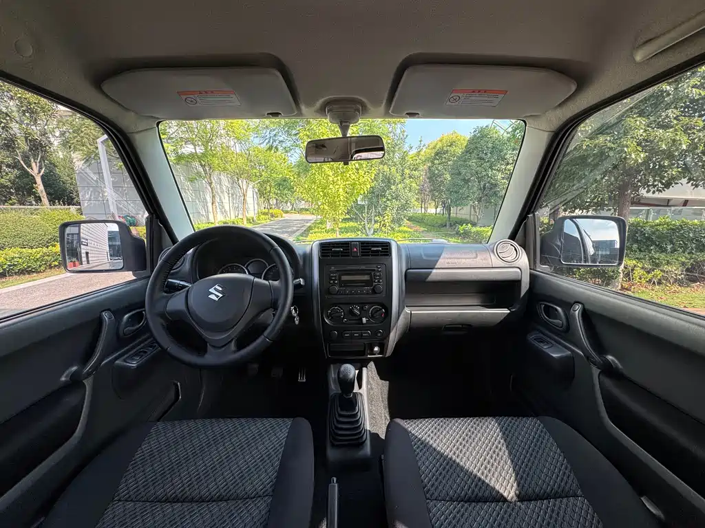 Suzuki Jimny — миниатюра 11