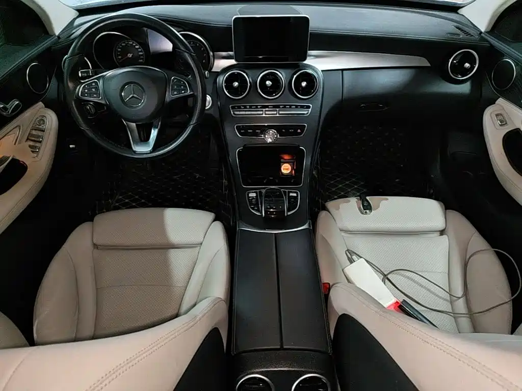 Mercedes-Benz C-Class — миниатюра 6
