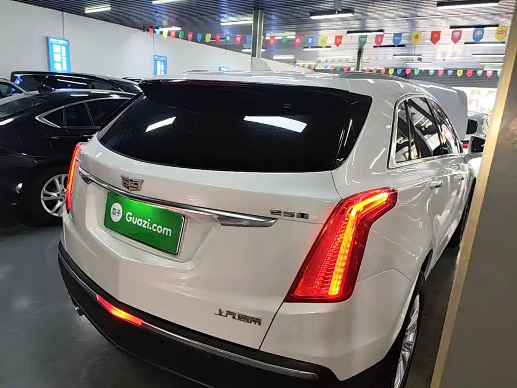 Cadillac XT5 — миниатюра 7