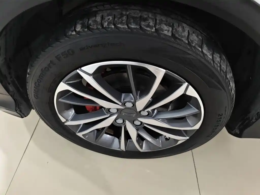 Geely Binyue — миниатюра 23