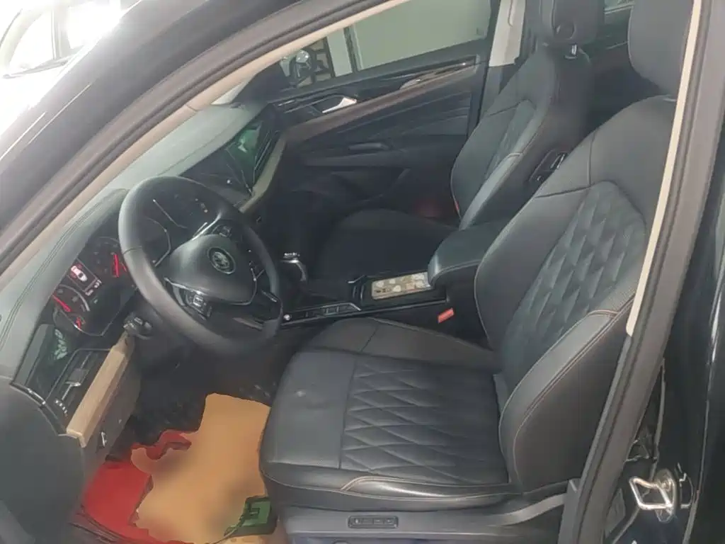 Volkswagen Passat PHEV — миниатюра 15