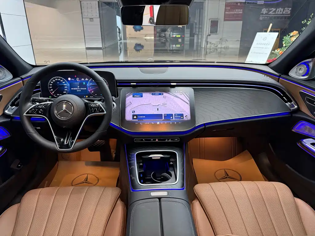 Mercedes-Benz E-Class — миниатюра 6