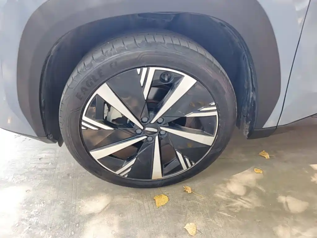 Geely Boyue L — миниатюра 23