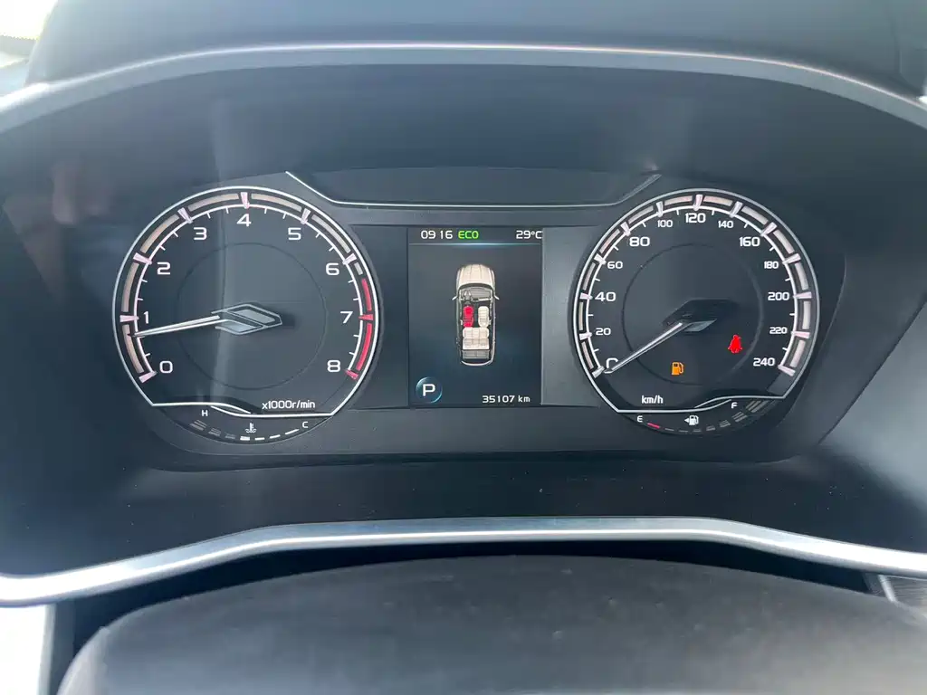Geely Binyue — миниатюра 11