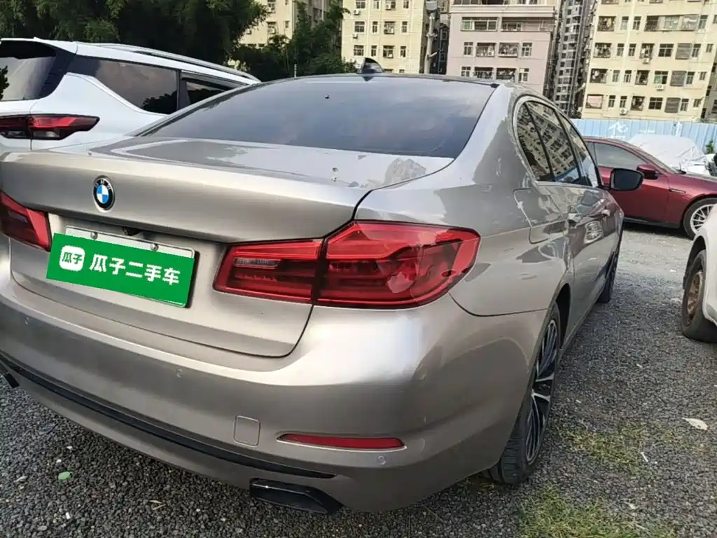 BMW 5 Series New Energy — миниатюра 7