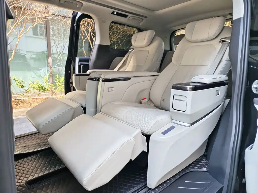 SAIC MAXUS EVERYONE 9