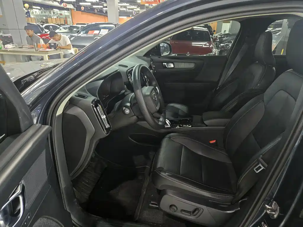 Volvo XC40 — миниатюра 6