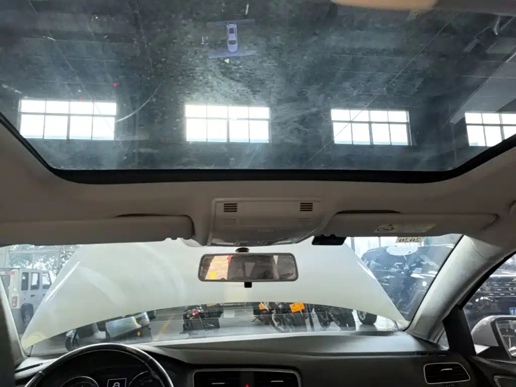 Volkswagen Golf — миниатюра 18