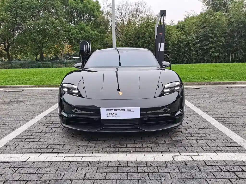 Porsche Taycan — миниатюра 2