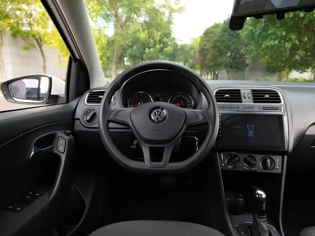 Volkswagen Polo — миниатюра 7