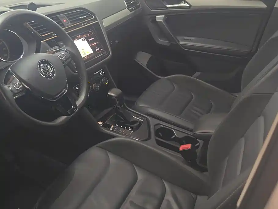 Volkswagen Tiguan L L 2019 280TSI AT Comfort VI