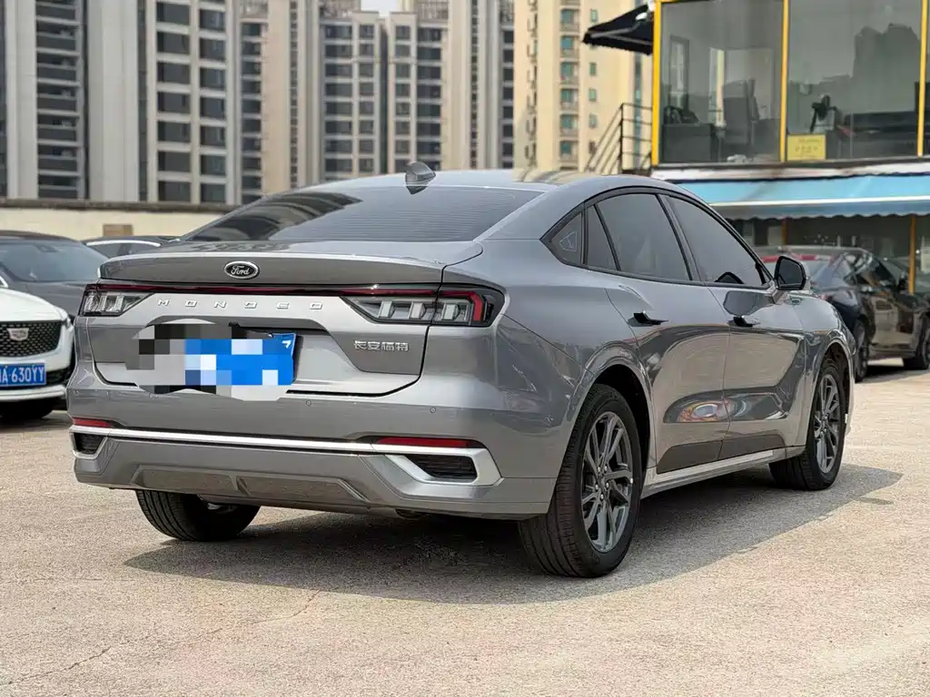 Ford Mondeo 2025 2.0T EcoBoost Luxury
