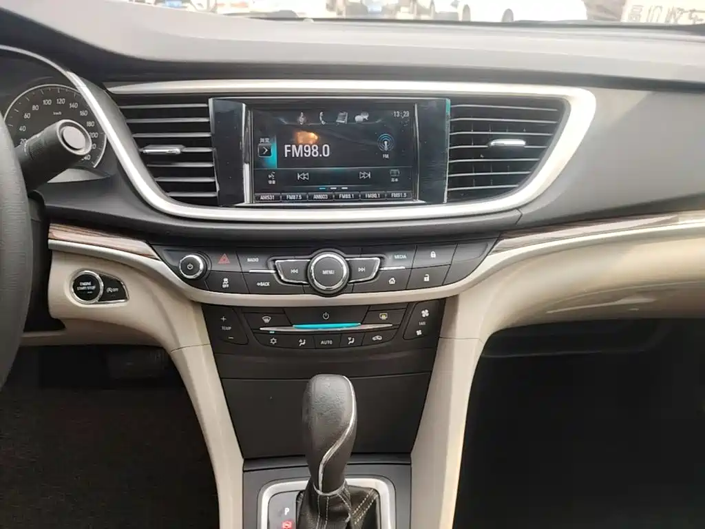 Buick Excelle — миниатюра 13