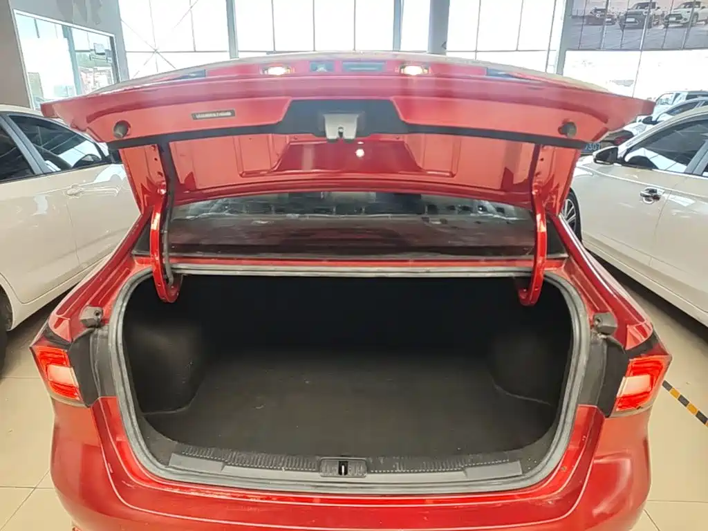 Roewe i5 — миниатюра 19