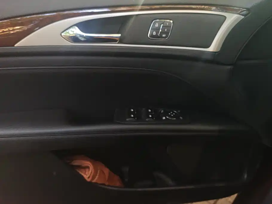 Lincoln MKZ — миниатюра 7