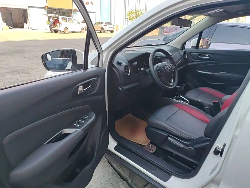 Changan CS15 — миниатюра 16