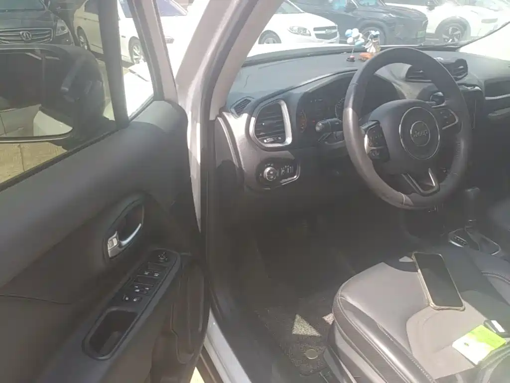 Jeep Renegade — миниатюра 15