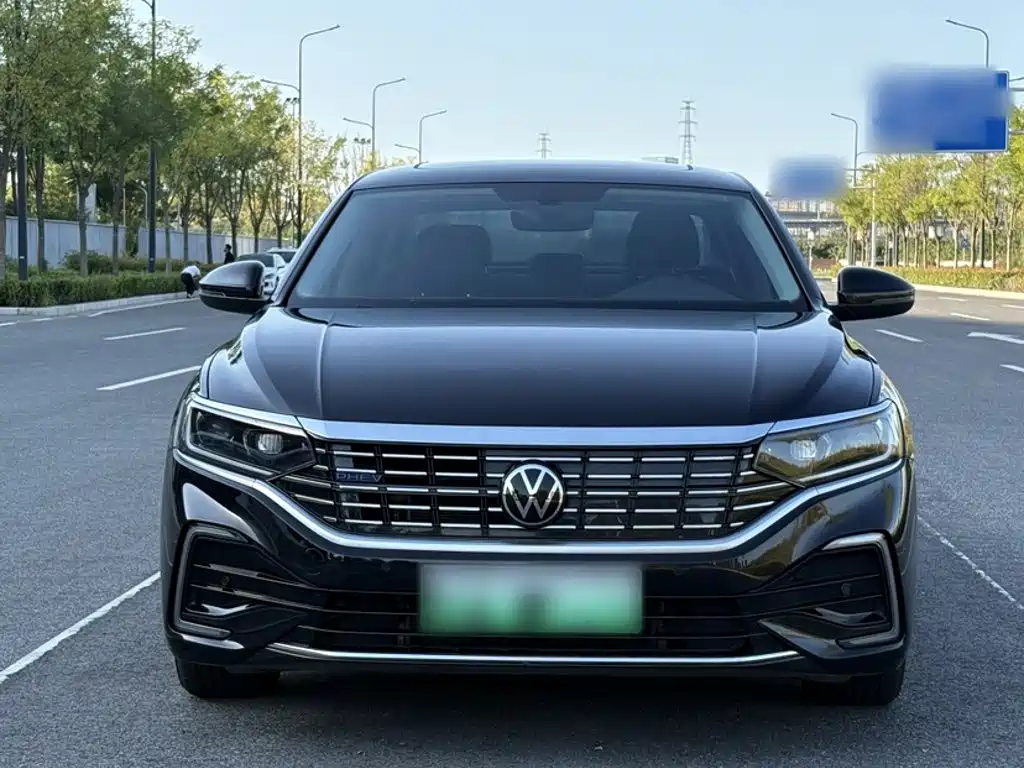 Volkswagen Passat PHEV — миниатюра 7