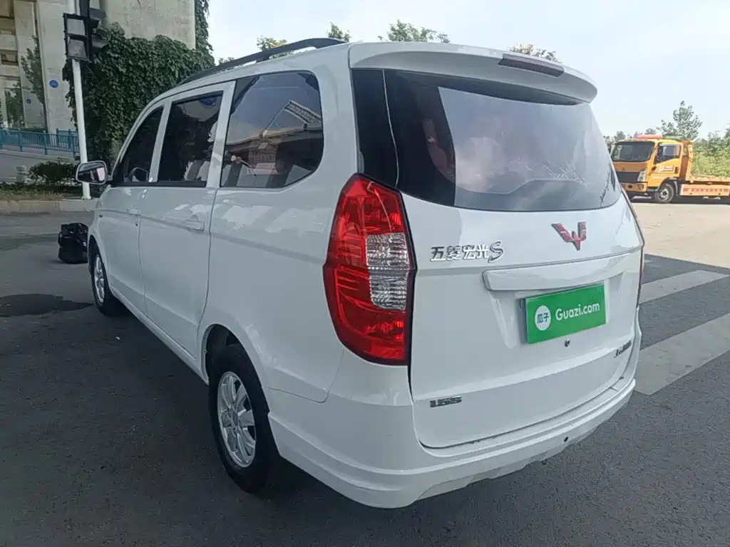 Wuling Hongguang — миниатюра 5