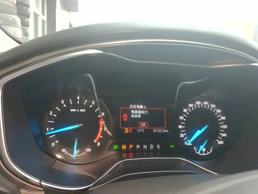 Ford Mondeo — миниатюра 12