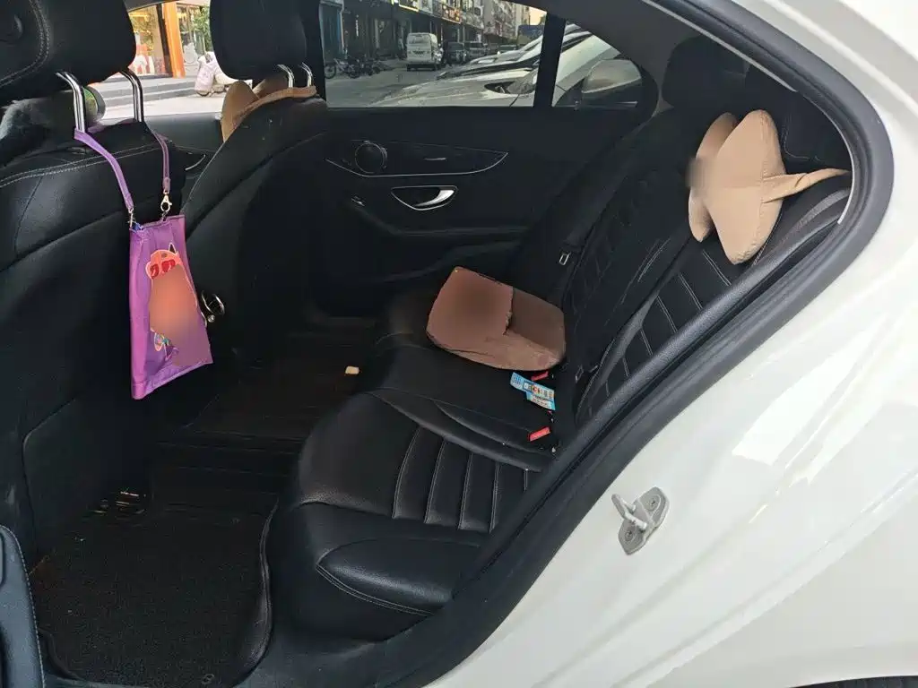 Mercedes-Benz C-Class — миниатюра 13