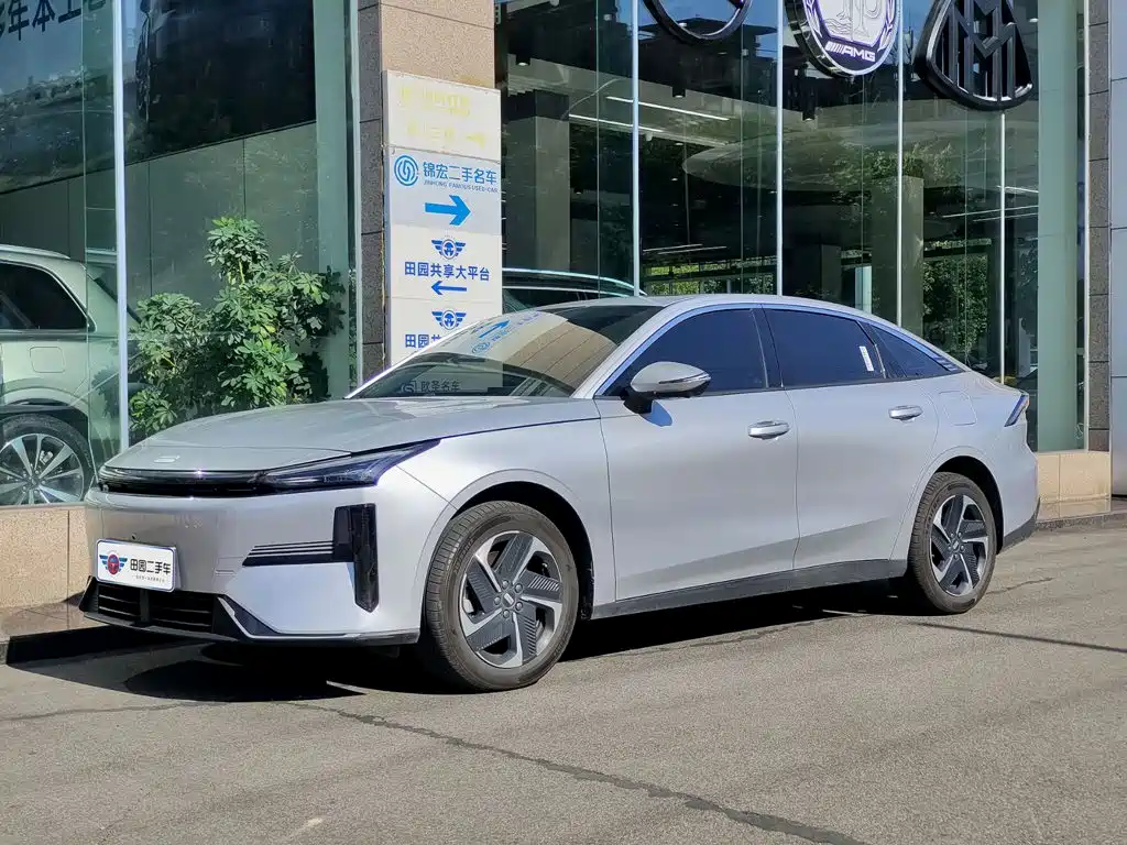 2025 Geely Galaxy L6 - zdjęcie 1 z 11