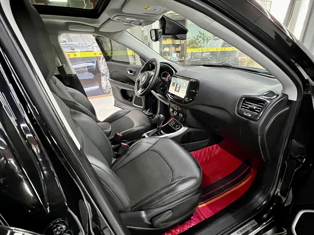 Jeep Compass — миниатюра 15