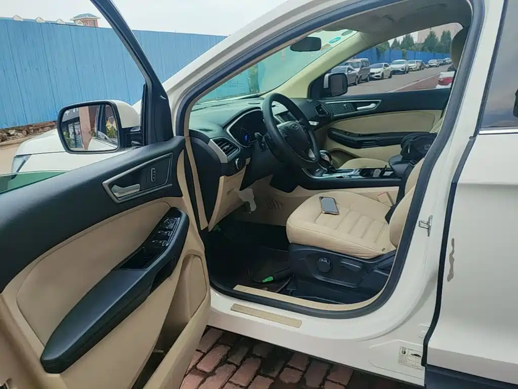 Ford Edge — миниатюра 16
