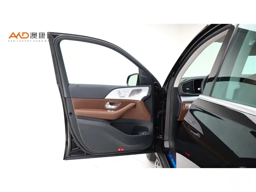 Mercedes-Benz GLE (Import) — миниатюра 10
