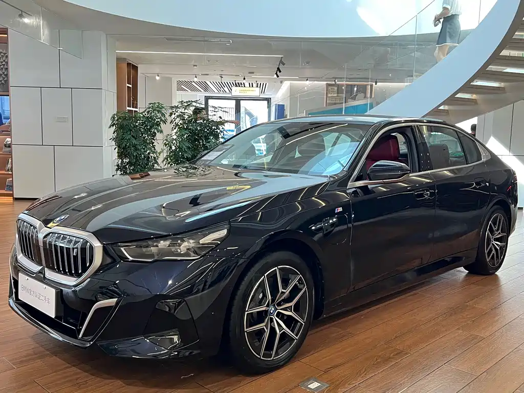 BMW i5