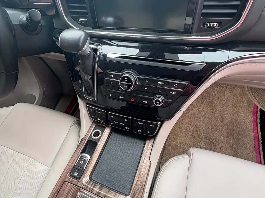 GAC M8 2018 320T Luxury