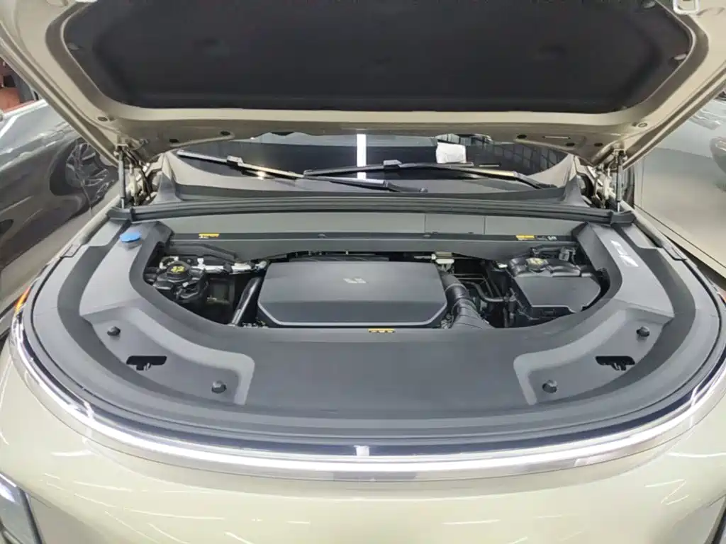 Li Auto Li L8 — миниатюра 20