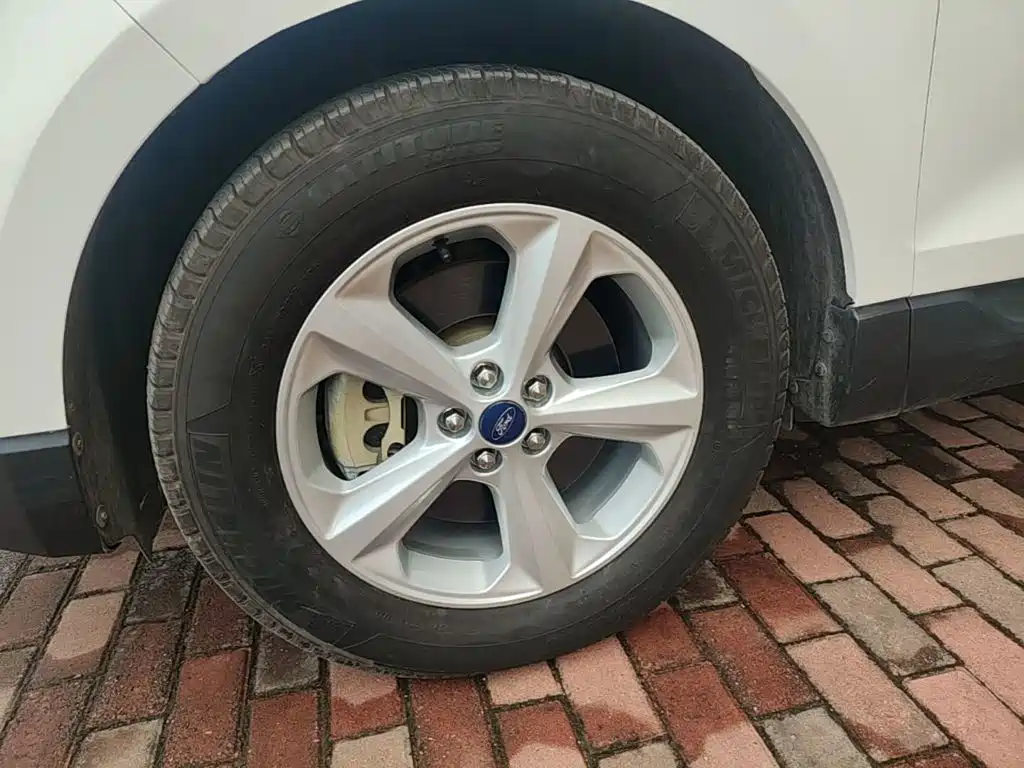 Ford Edge — миниатюра 23
