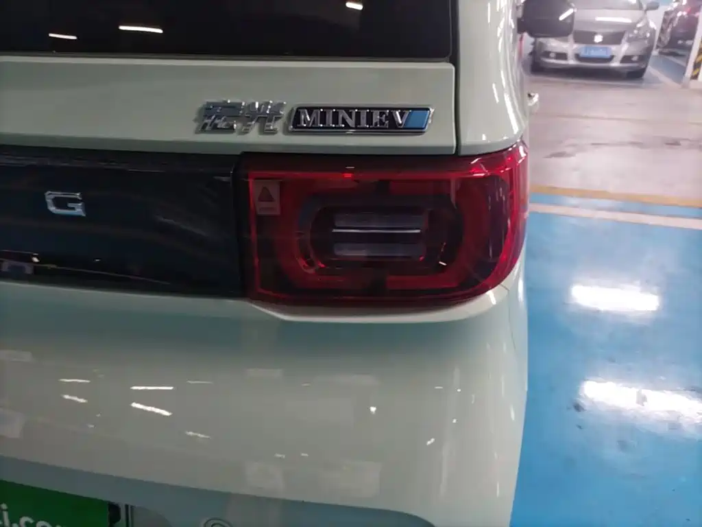 Wuling MINIEV — миниатюра 8