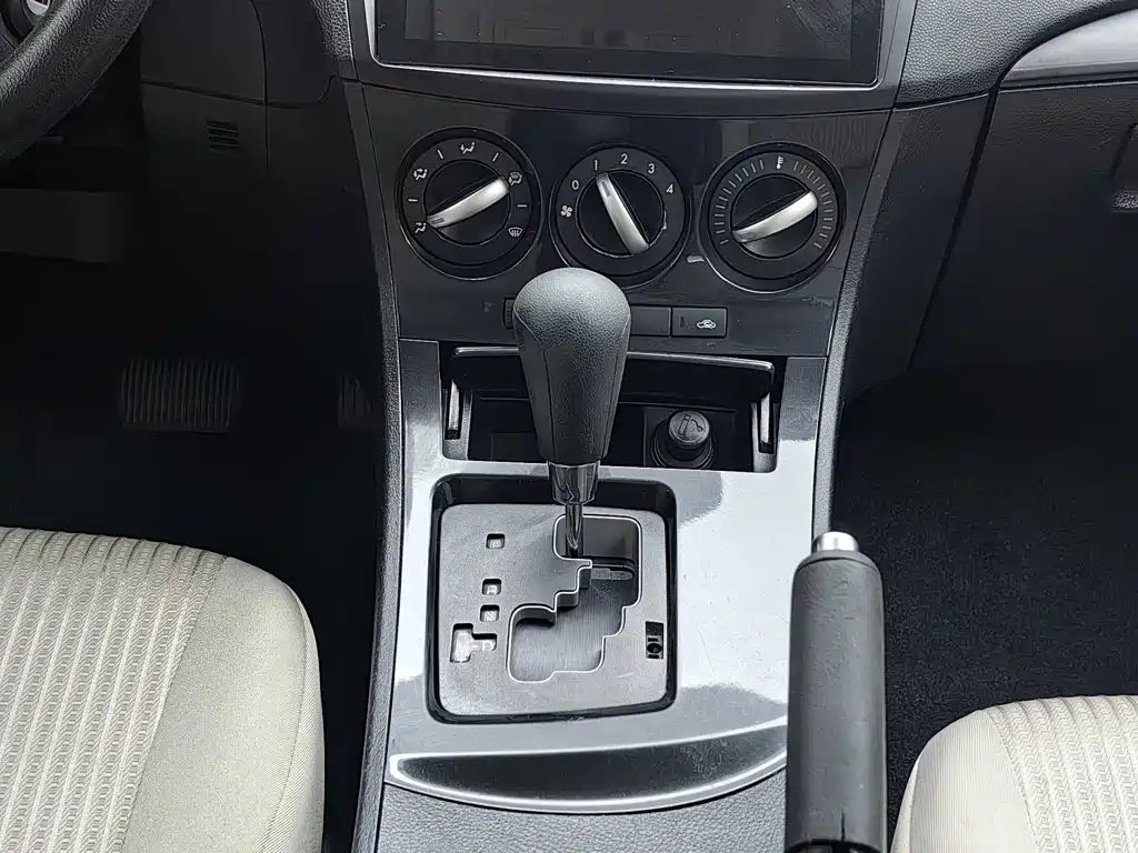 Mazda 3 Xingcheng — миниатюра 13
