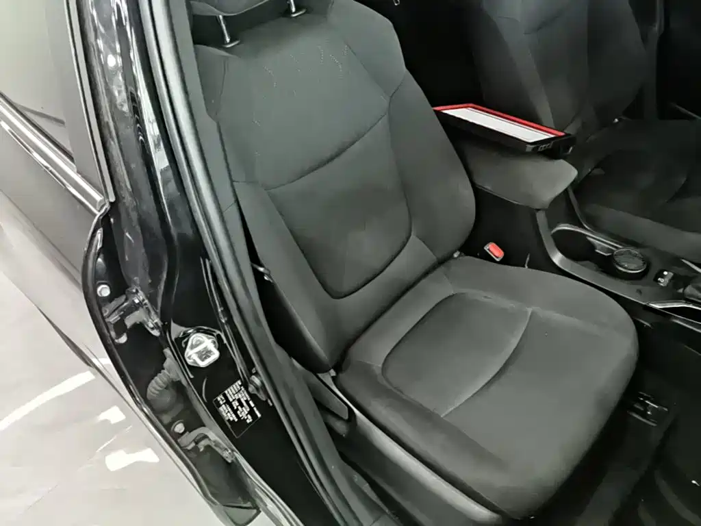 Toyota Corolla Cross — миниатюра 25