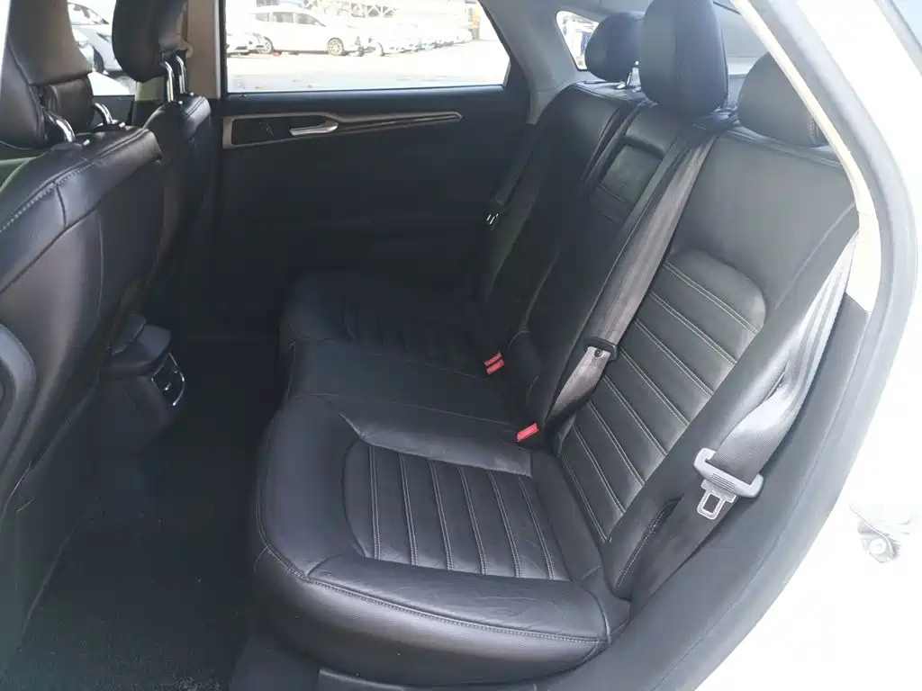 Ford Mondeo — миниатюра 17