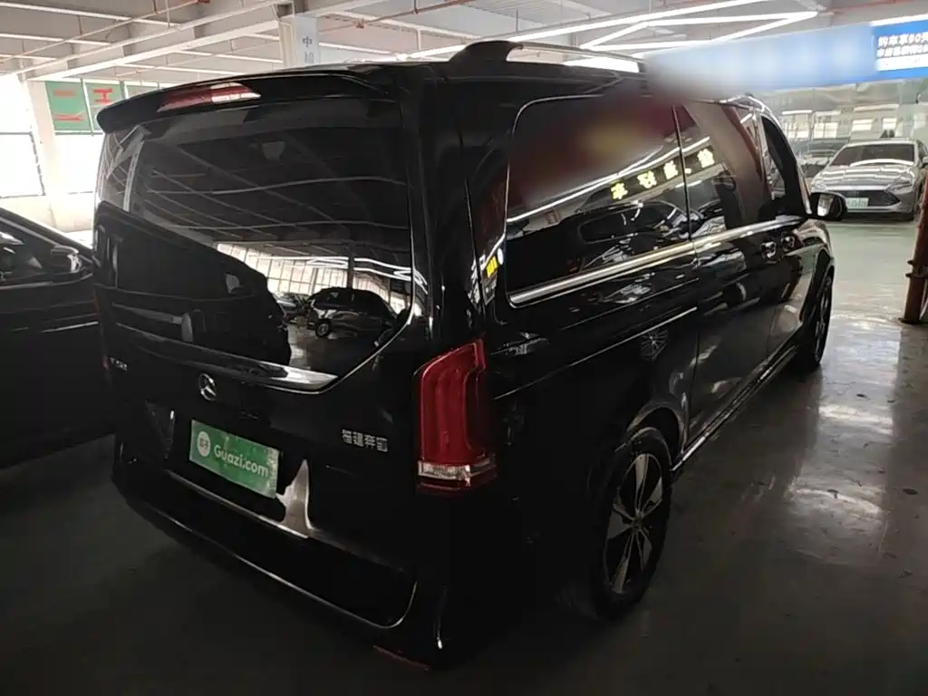 Mercedes-Benz V-Class — миниатюра 7