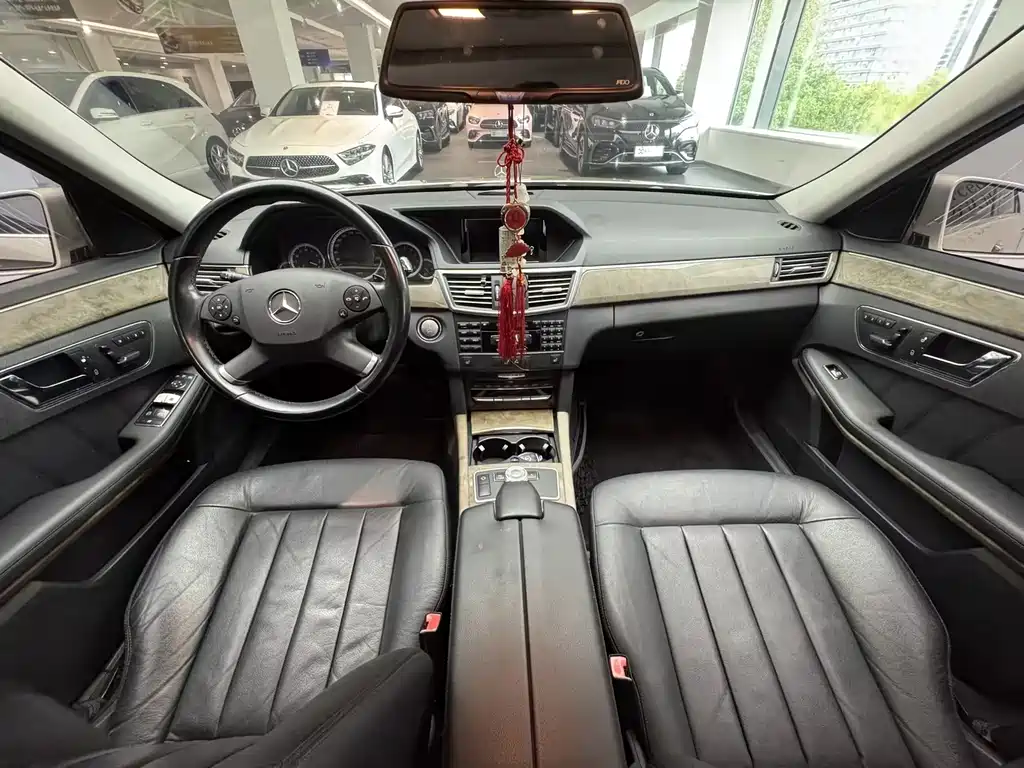 Mercedes-Benz E-Class (Import) — миниатюра 13