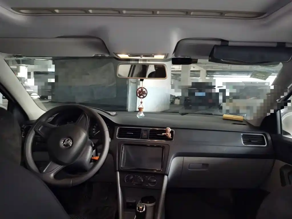 Skoda Rapid — миниатюра 13