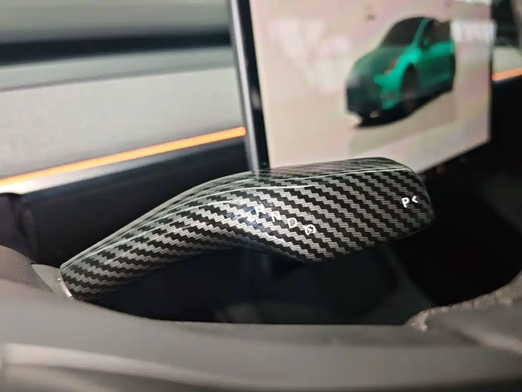Tesla Model Y — миниатюра 14