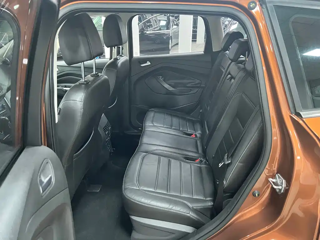 Ford Kuga — миниатюра 8