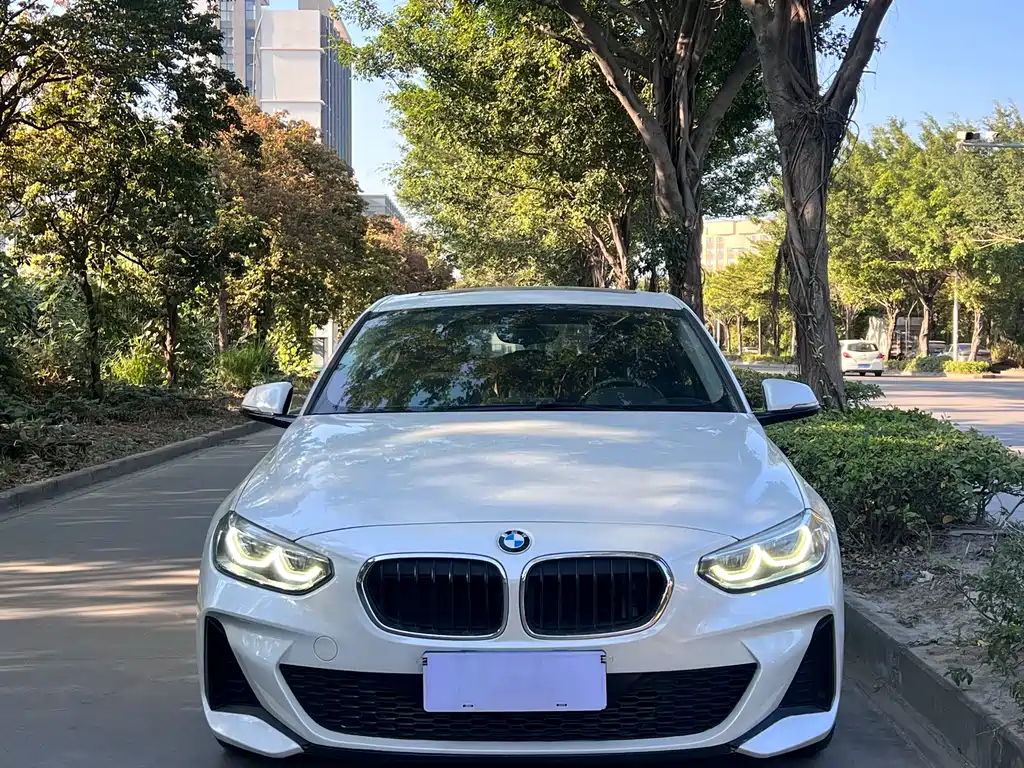 BMW 1 SERIES