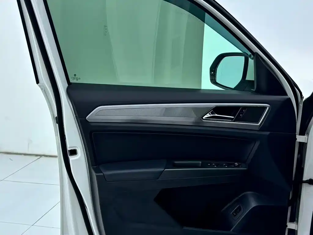 Volkswagen Teramont — миниатюра 16