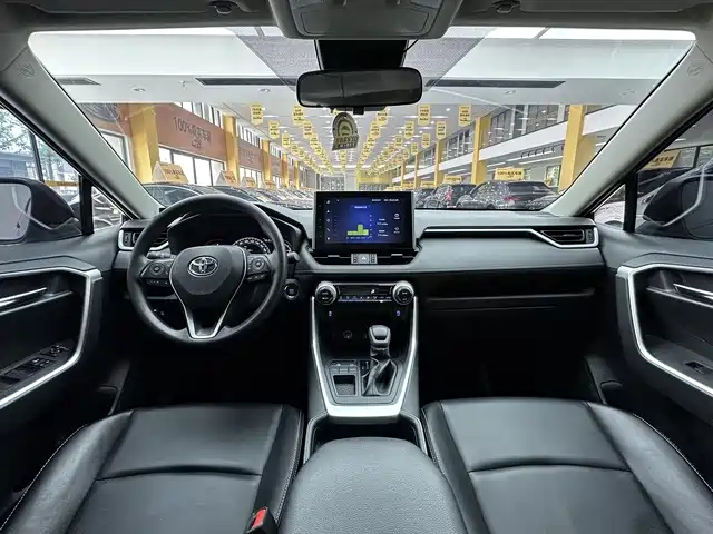 Toyota RAV4 — миниатюра 9