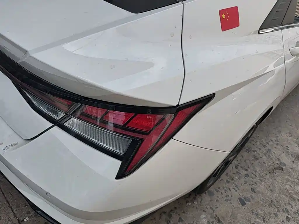 Hyundai Elantra — миниатюра 8